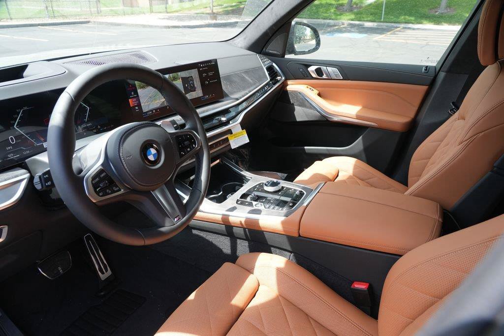 Used 2027 BMW X7 xDrive40i w/ M Sport Package AWD/4WD image 9
