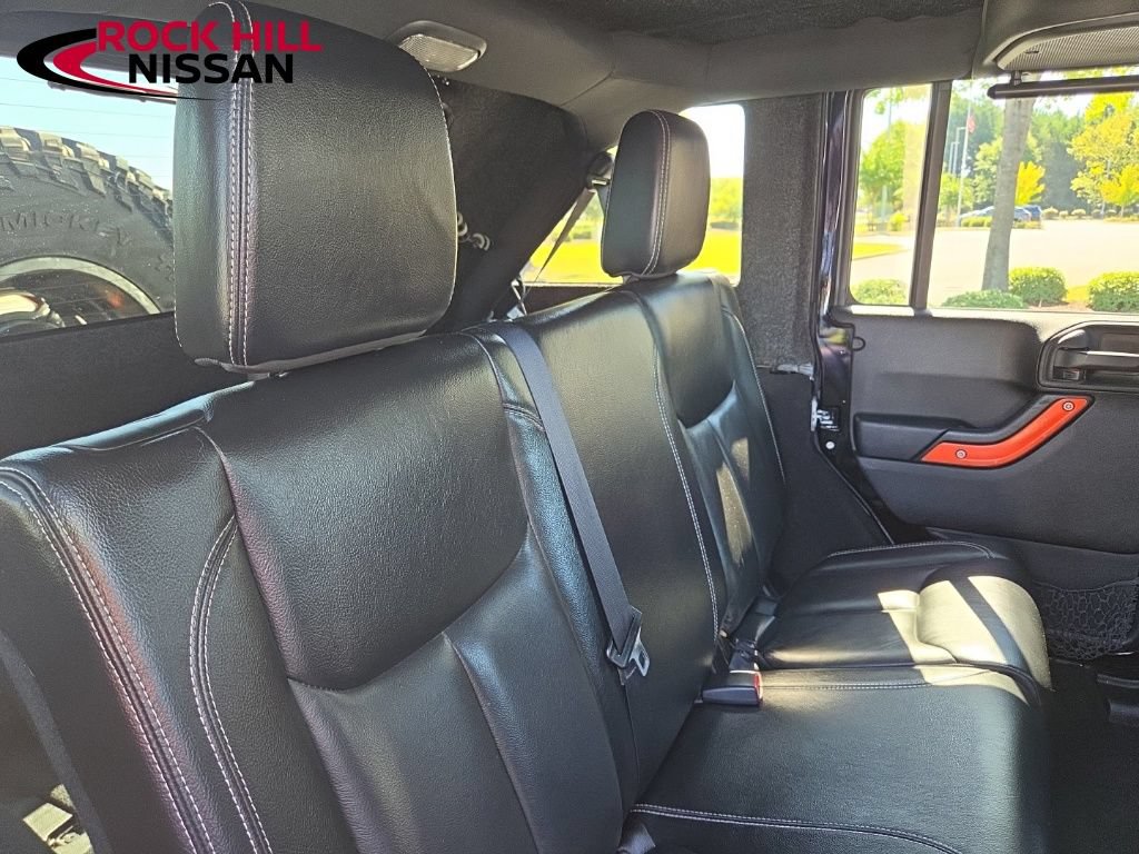 Used 2015 Jeep Wrangler Unlimited Rubicon w/ Connectivity Group AWD/4WD image 36