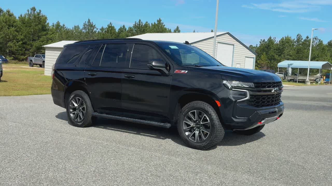 Used 2021 Chevrolet Tahoe Z71 w/ Luxury Package AWD/4WD image 2