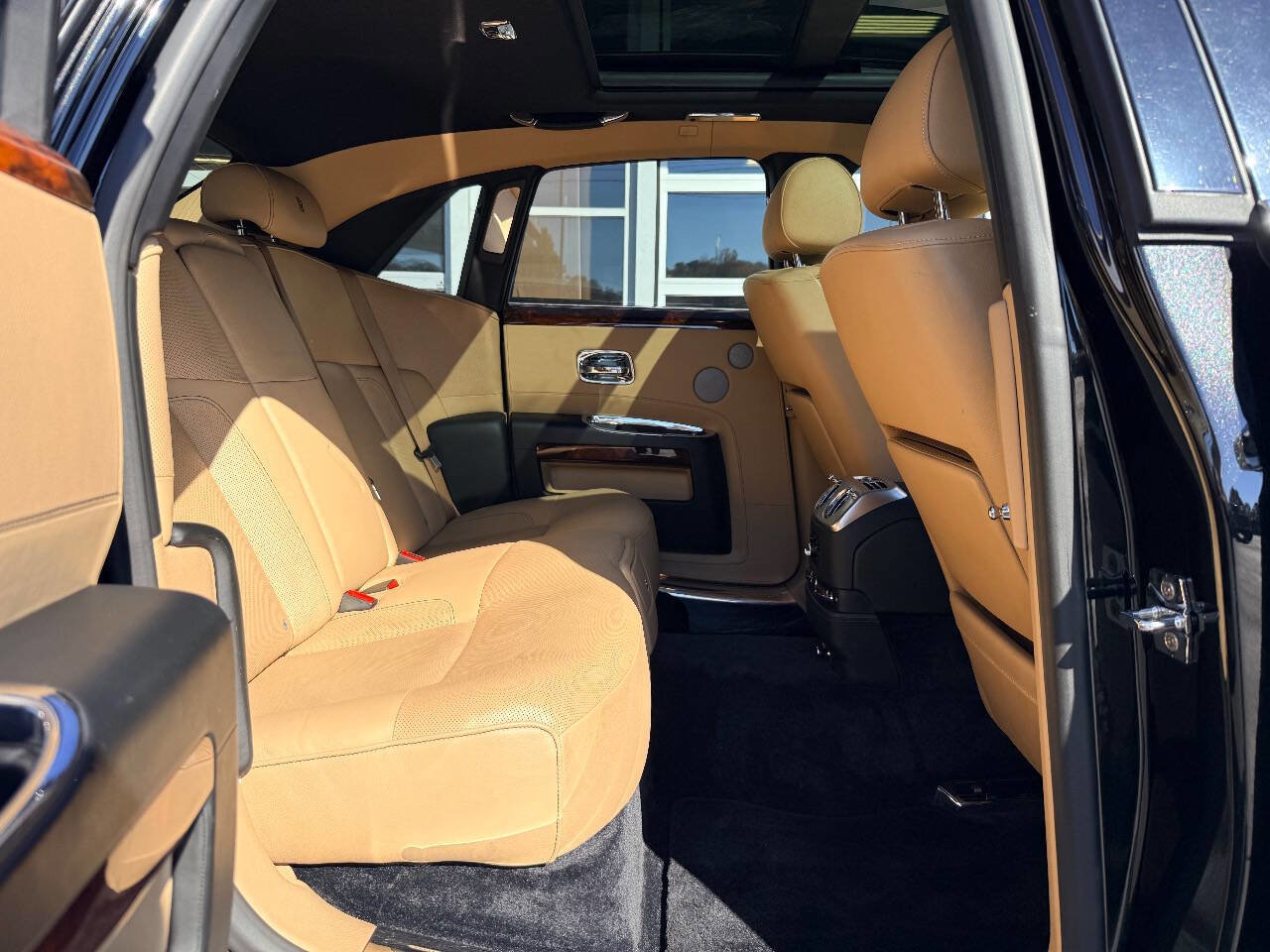 Used 2014 Rolls-Royce Ghost image 35