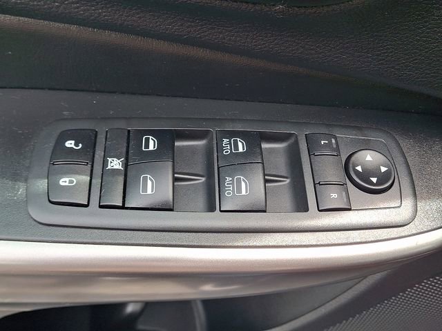 Used 2021 Jeep Cherokee Limited AWD/4WD image 26