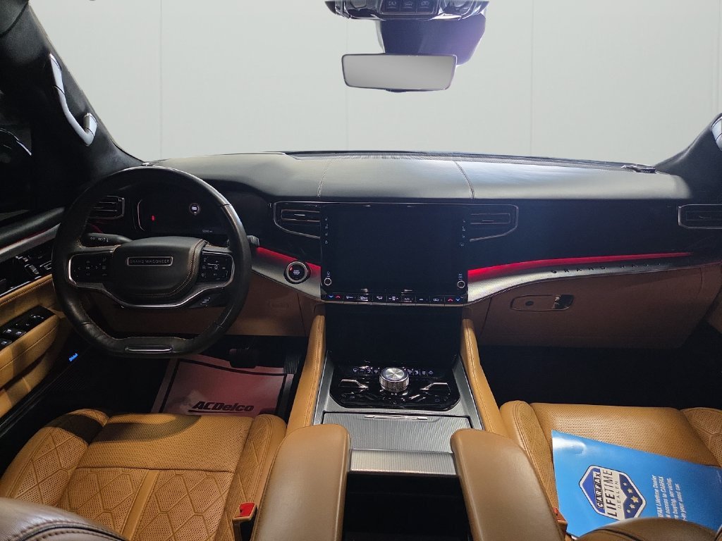 Used 2023 Jeep Grand Wagoneer Series III AWD/4WD image 12