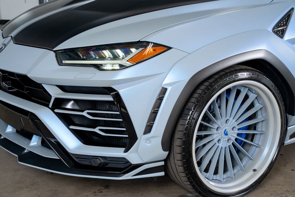 Used 2022 Lamborghini Urus image 12
