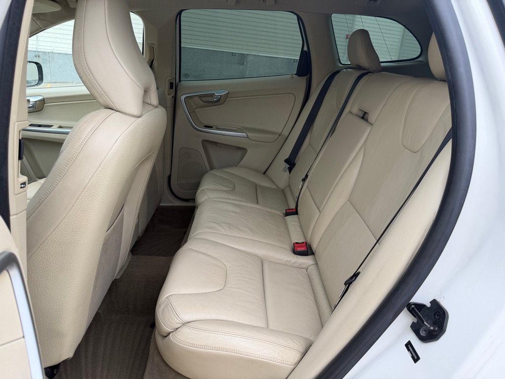 Used 2010 Volvo XC60 T6 AWD/4WD image 22