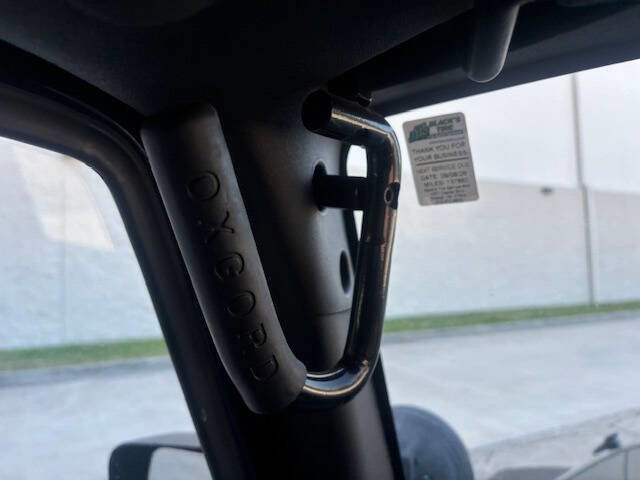 Used 2010 Jeep Wrangler Unlimited Sport AWD/4WD image 9