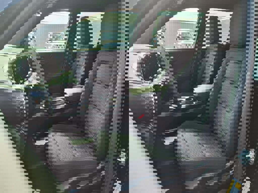 New 2025 Chevrolet Equinox LT w/ Safety and Technology Package image 8