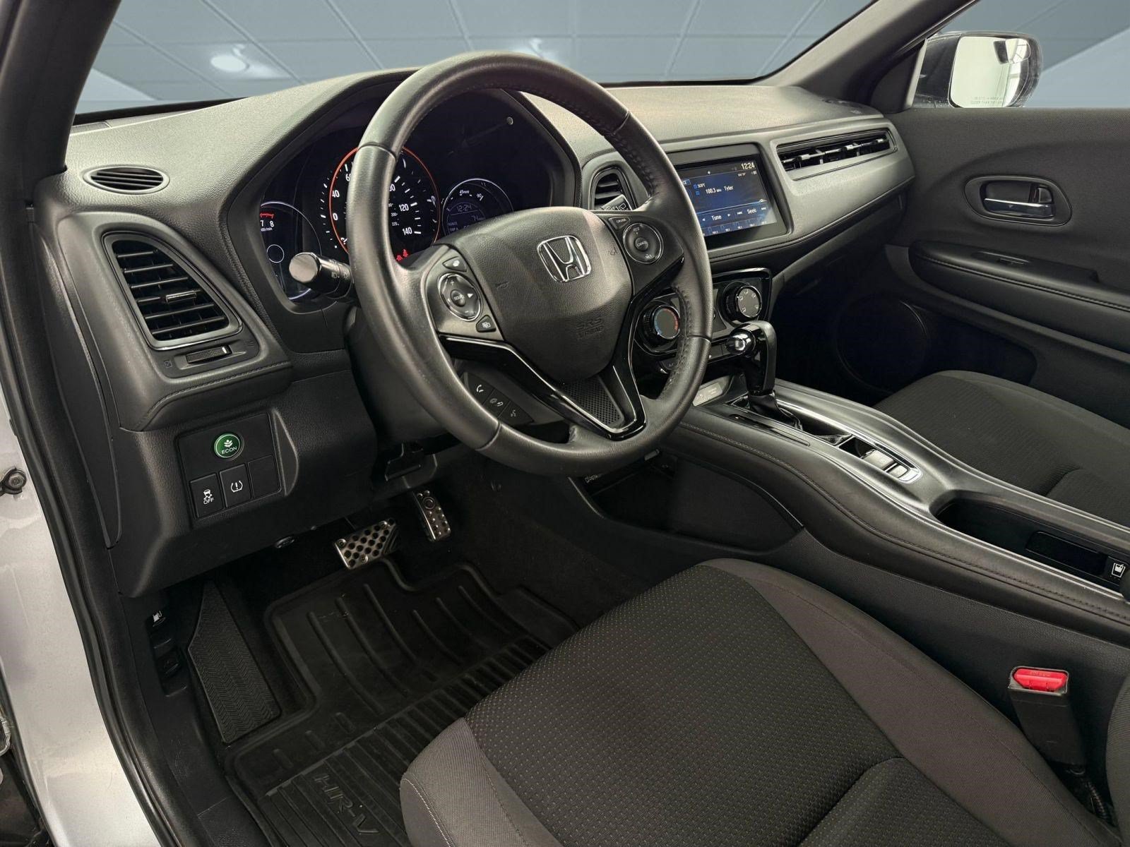 Used 2019 Honda HR-V Sport image 4