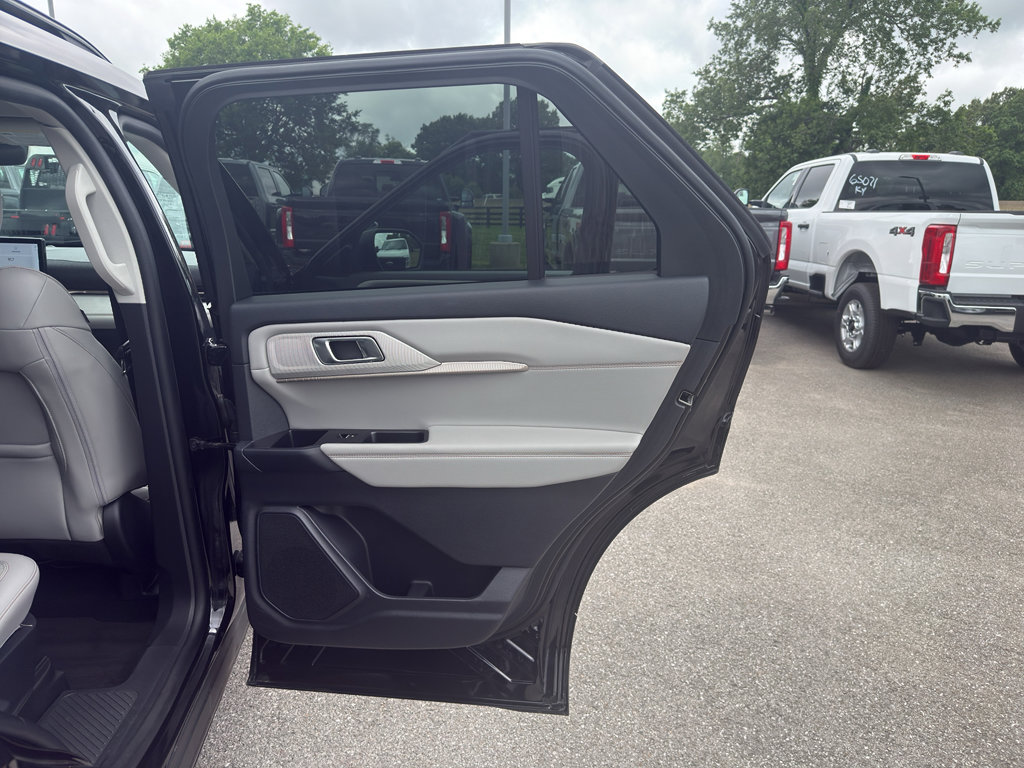 Certified 2025 Ford Explorer Active w/ Active Comfort Package AWD/4WD image 21