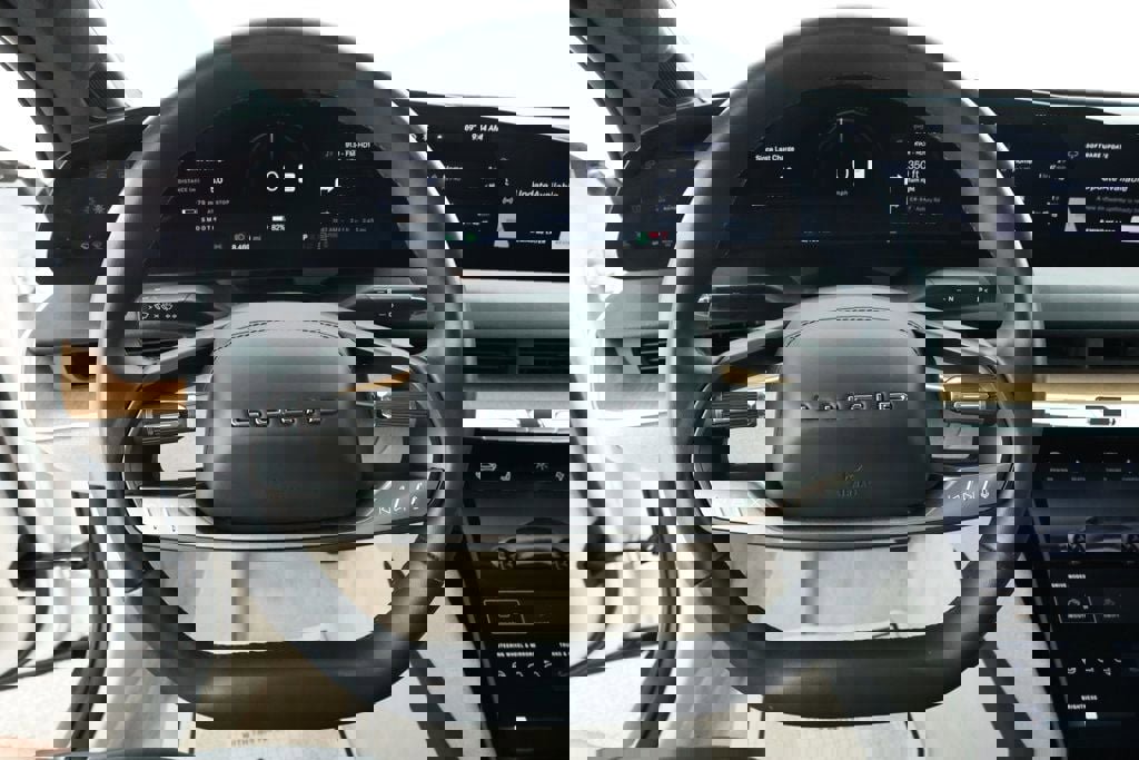 Used 2023 Lucid Air Touring image 12