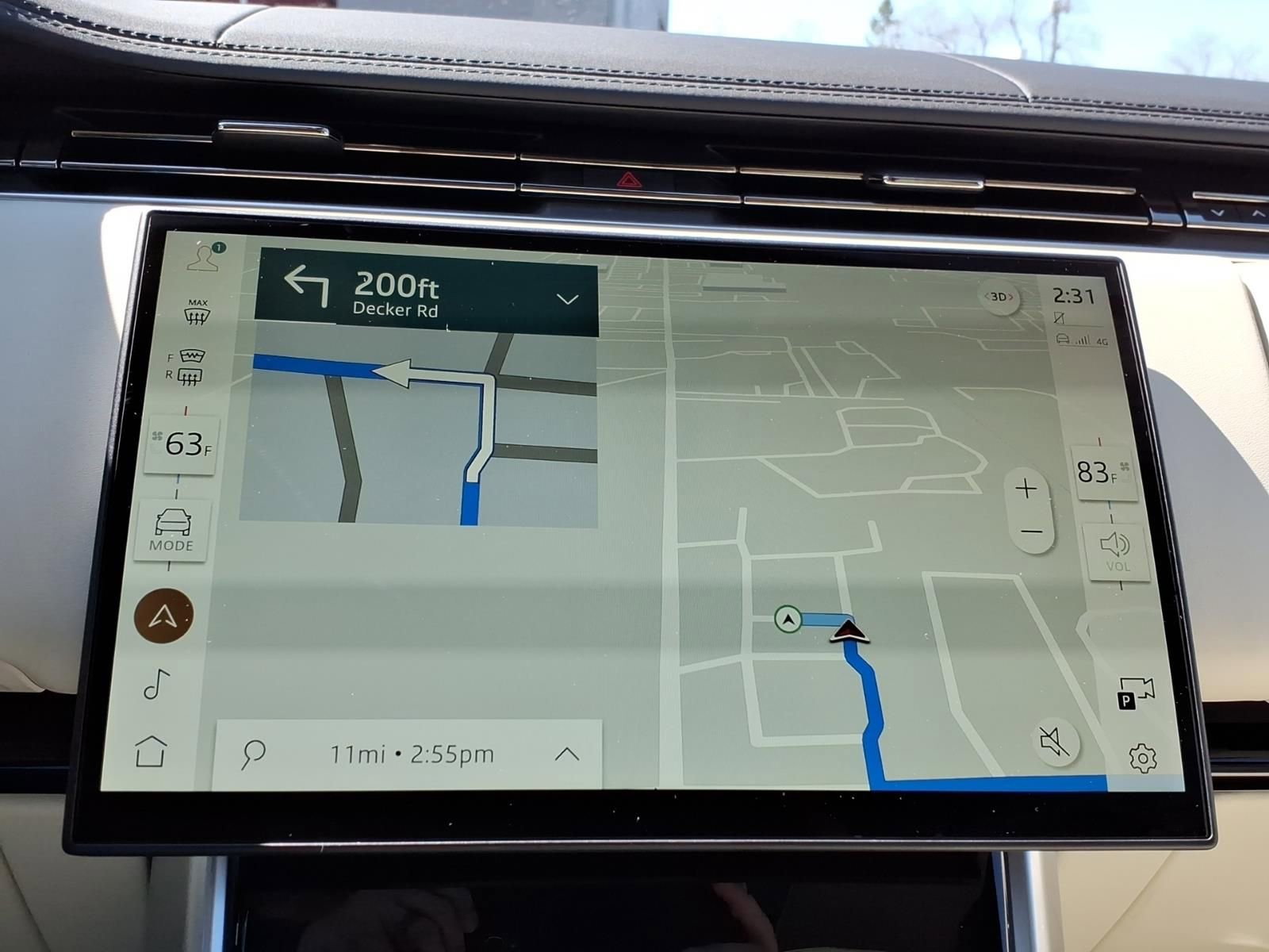 Used 2025 Land Rover Range Rover SE image 16