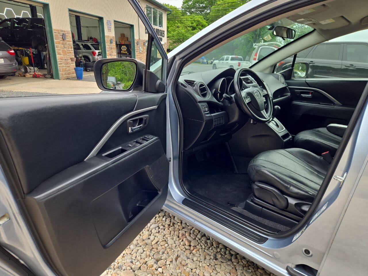 Used 2012 MAZDA MAZDA5 Sport FWD image 13
