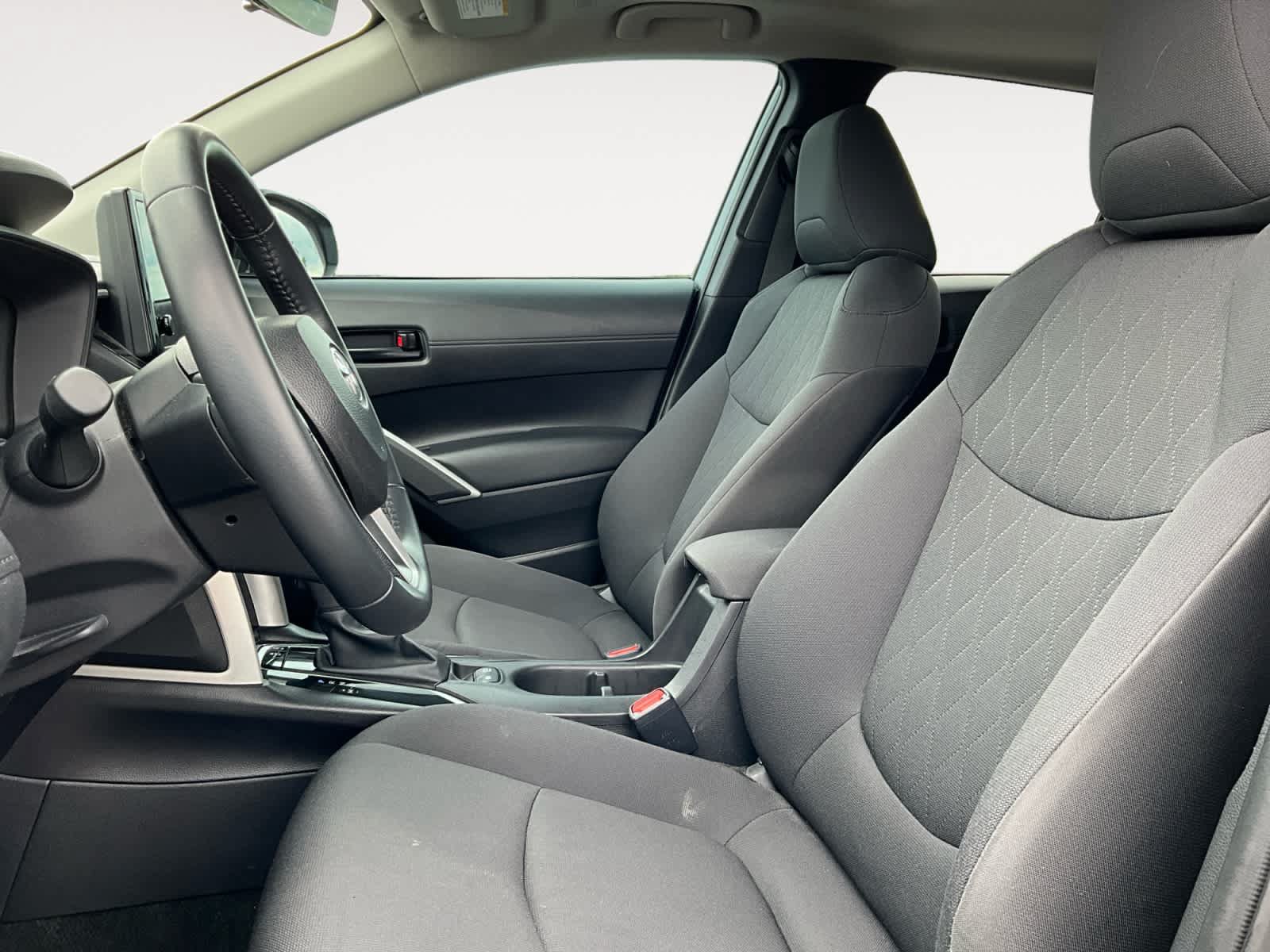 Used 2025 Toyota Corolla Cross LE w/ Moonroof Package FWD image 9