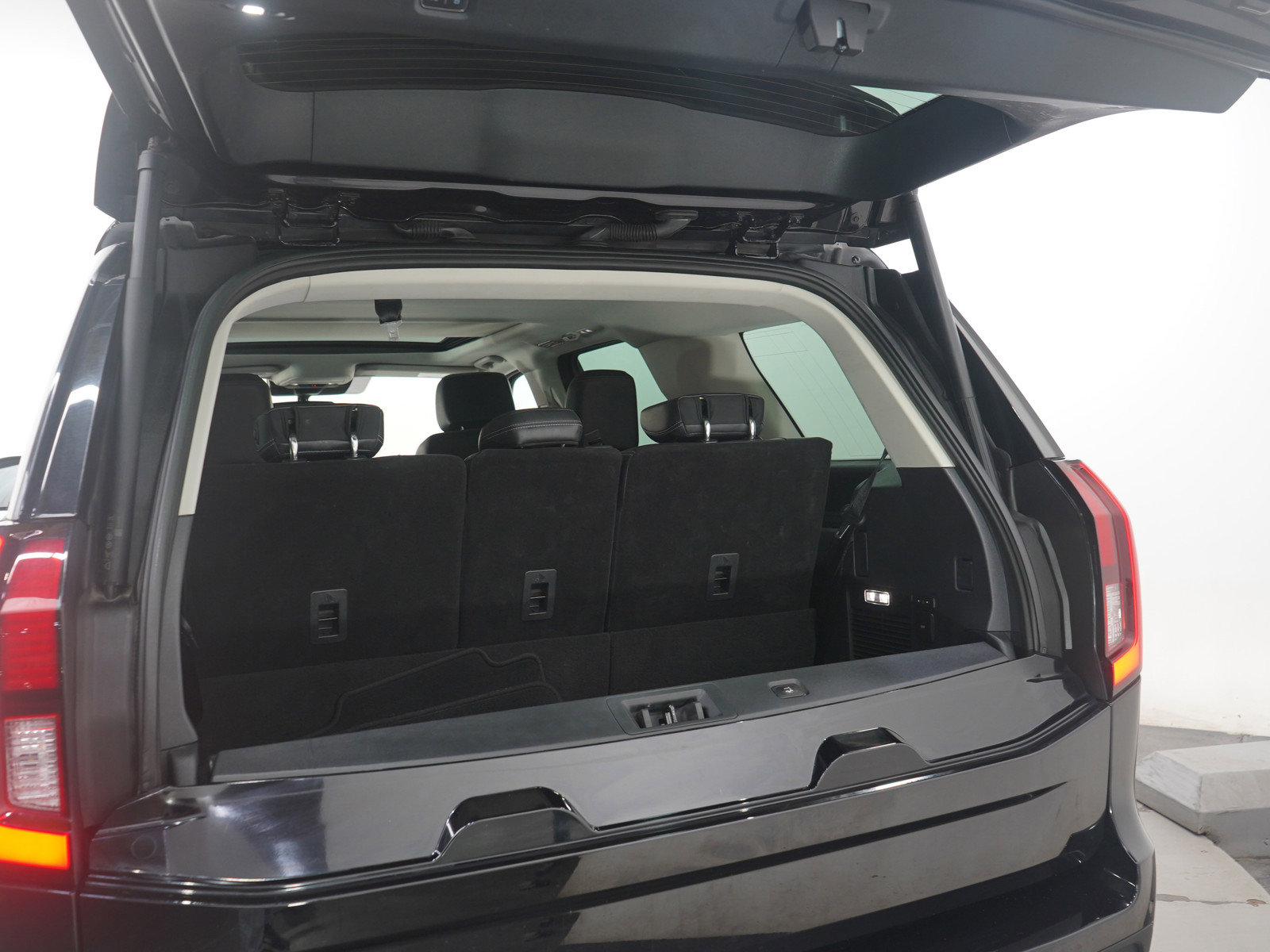 Used 2025 Ford Expedition Platinum AWD/4WD image 9