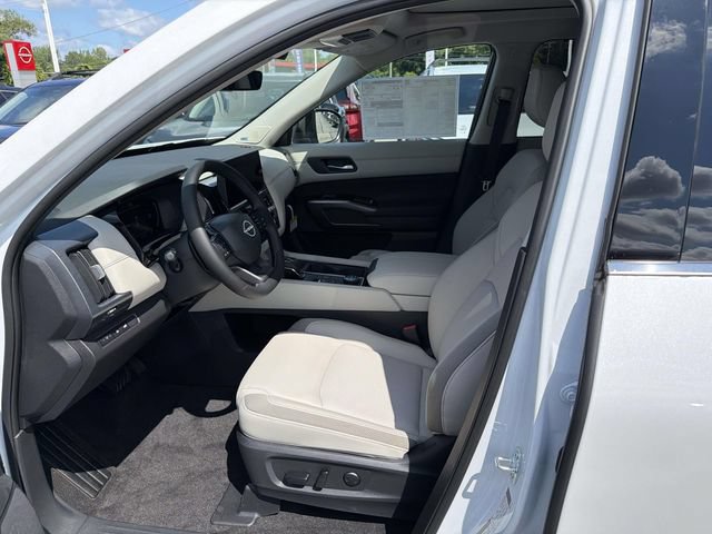 New 2026 Nissan Pathfinder SL w/ SL Premium Package (P04) AWD/4WD image 12