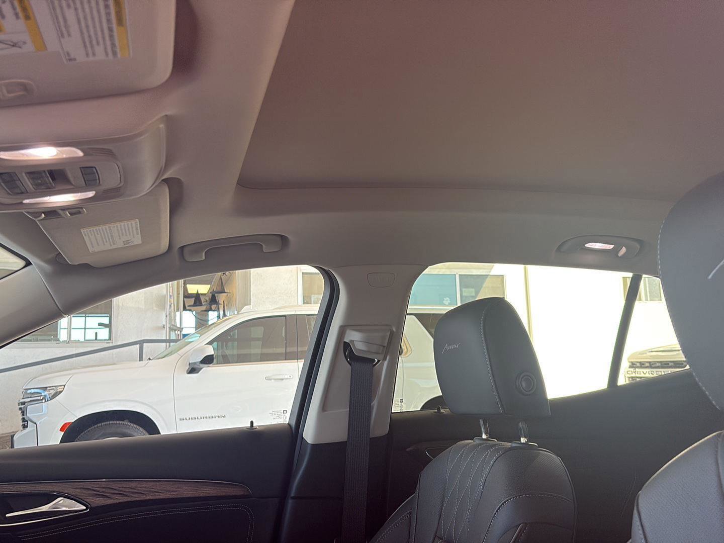 Used 2023 Buick Envision Avenir image 31