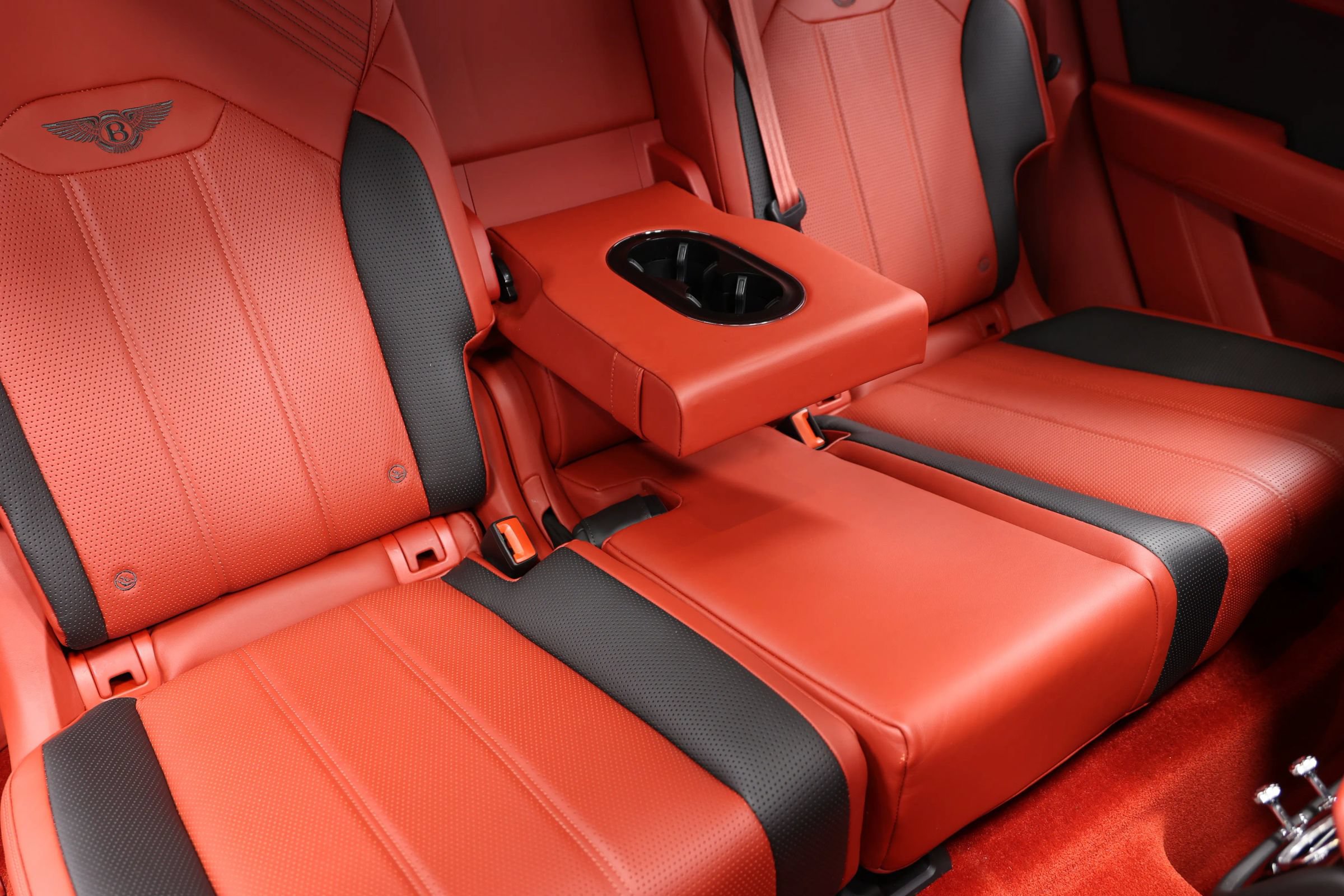 Used 2022 Bentley Bentayga AWD/4WD image 91