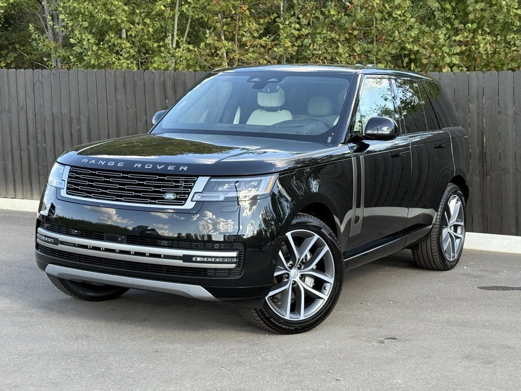 New 2025 Land Rover Range Rover SE