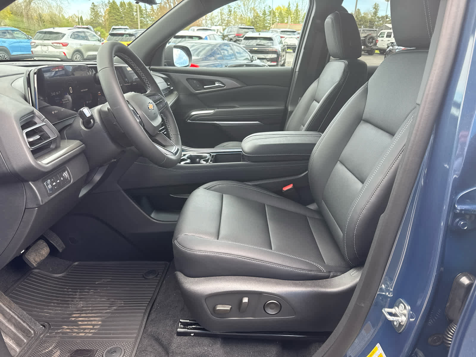 New 2026 Chevrolet Traverse LT AWD/4WD image 20