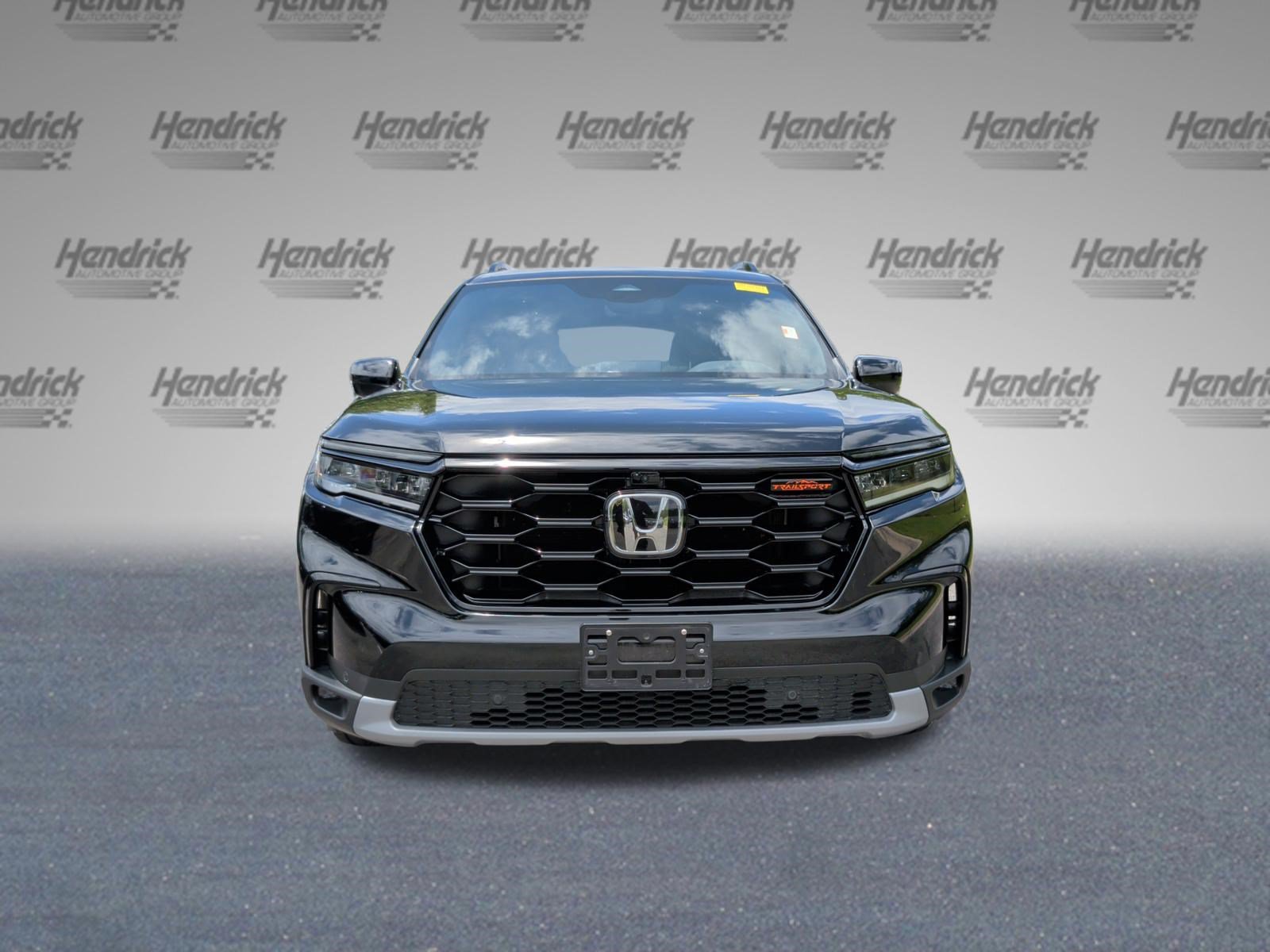 Used 2025 Honda Pilot TrailSport image 5