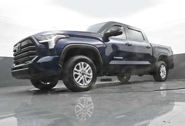 Used 2022 Toyota Tundra SR5 w/ SR5 Convenience Package AWD/4WD image 25