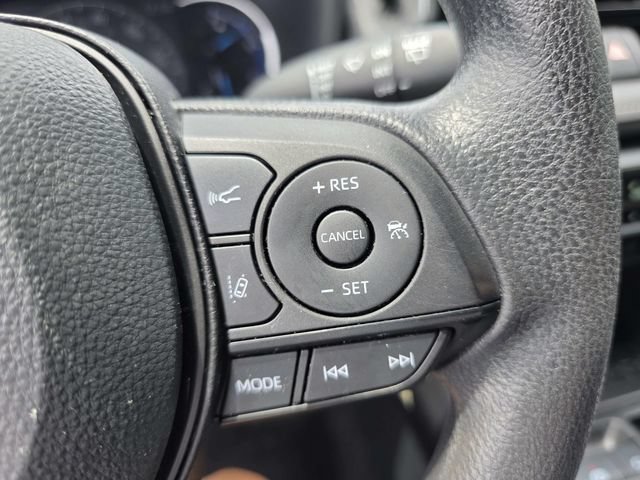 Used 2024 Toyota RAV4 LE AWD/4WD image 16