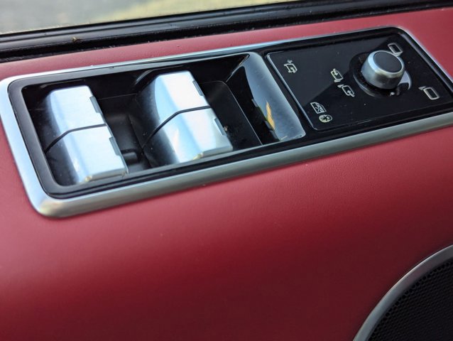 Used 2022 Land Rover Range Rover Sport SVR AWD/4WD image 8