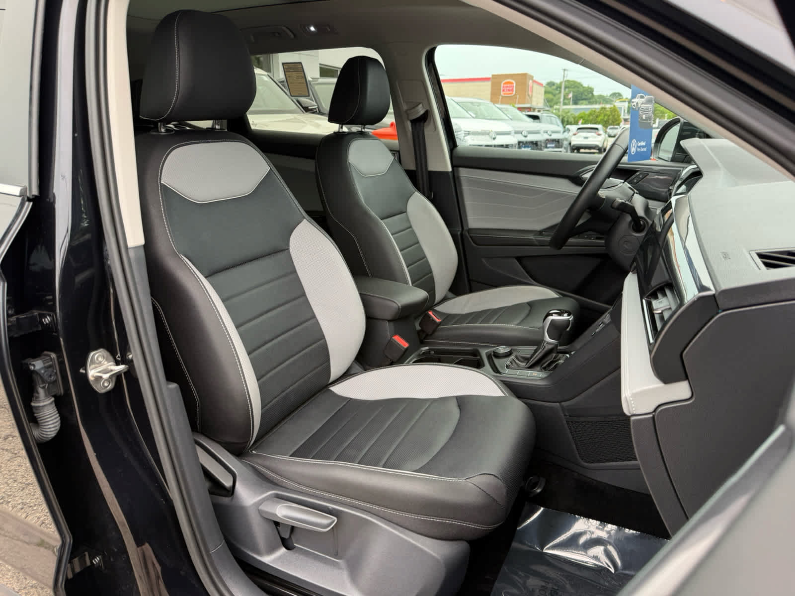 Certified 2024 Volkswagen Taos SEL AWD/4WD image 10
