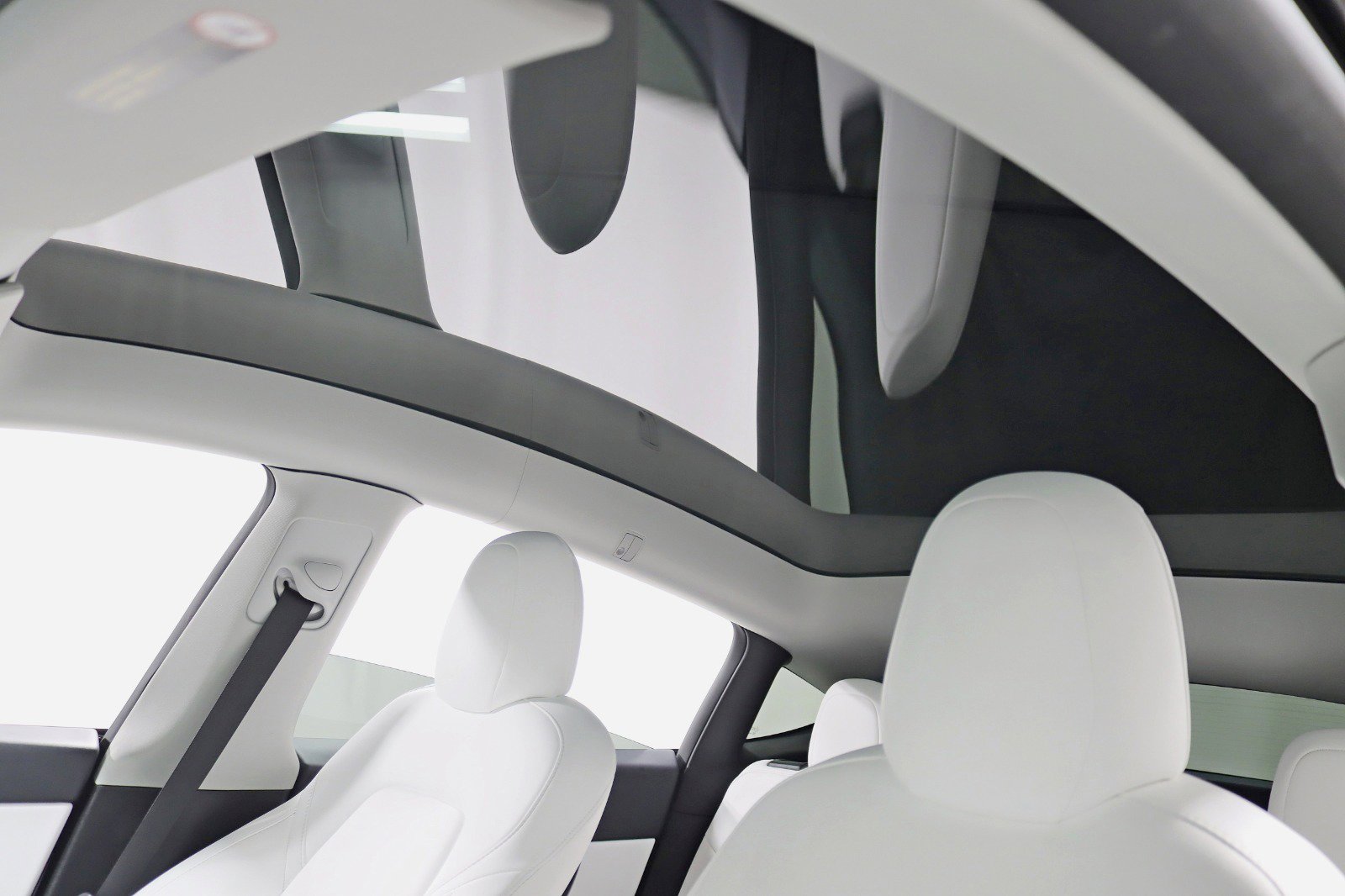 Used 2022 Tesla Model Y Long Range image 31