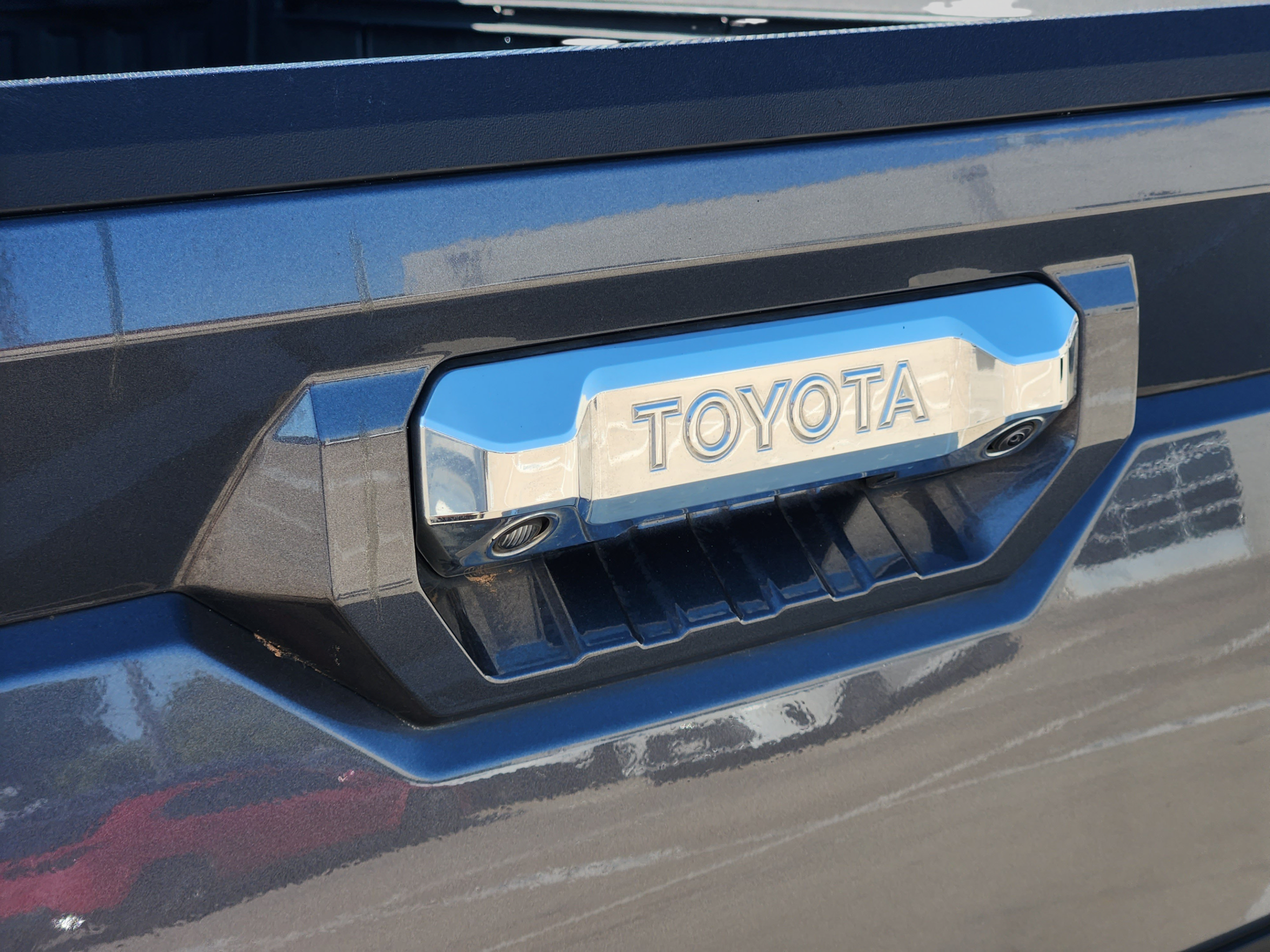 Used 2025 Toyota Tundra Limited AWD/4WD image 37