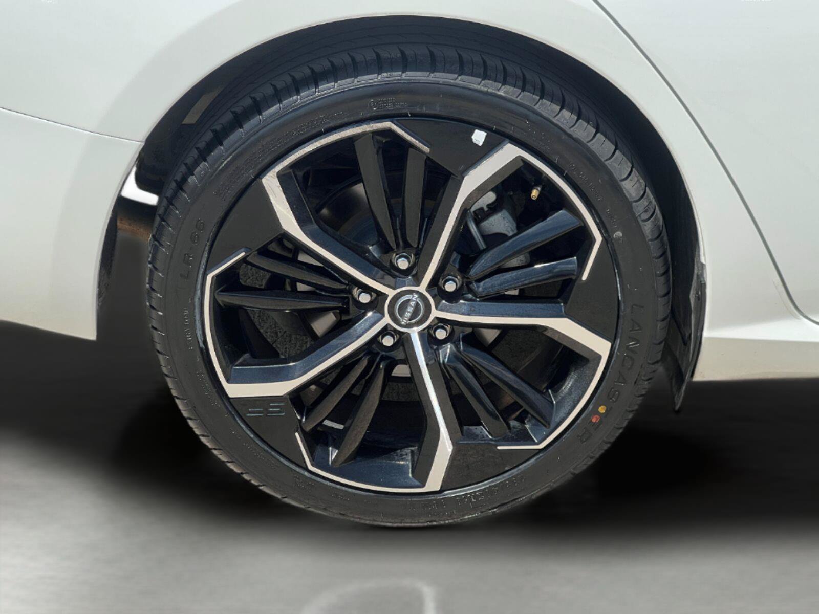 Used 2025 Nissan Altima 2.5 SR FWD image 21
