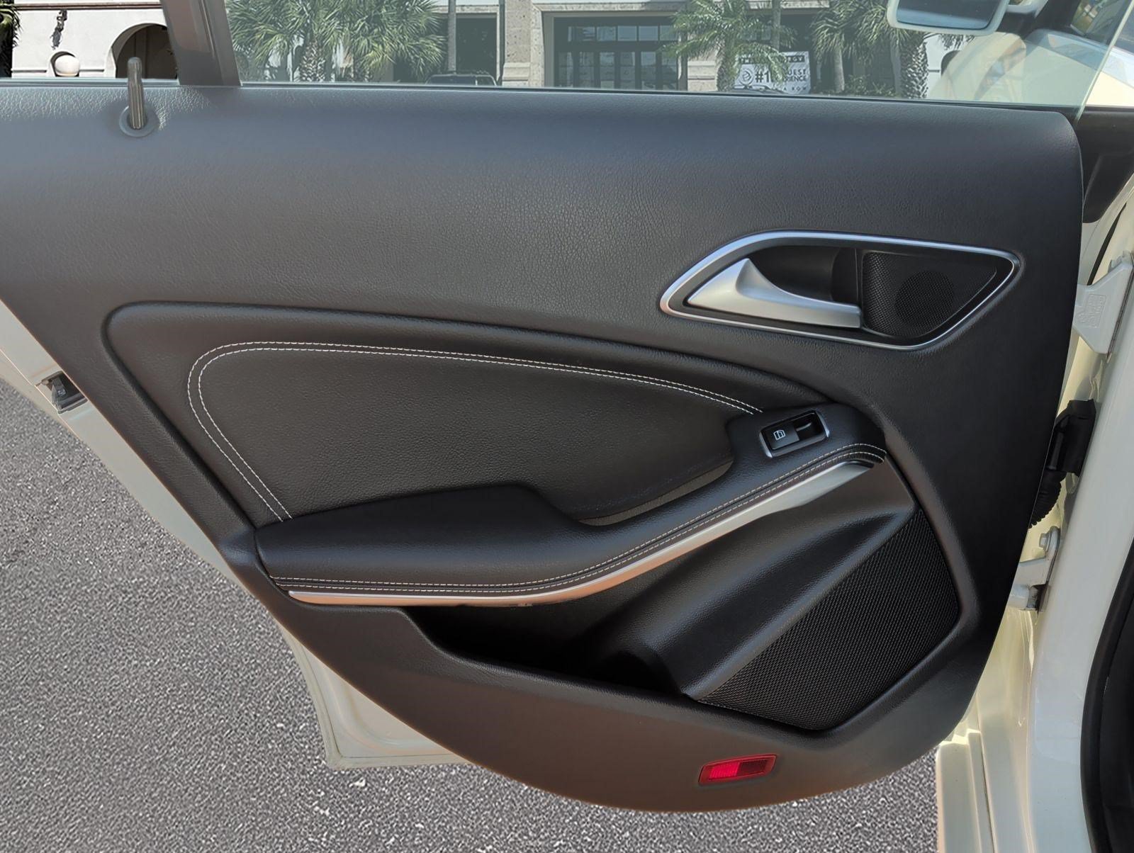 Used 2014 Mercedes-Benz CLA 250 image 22