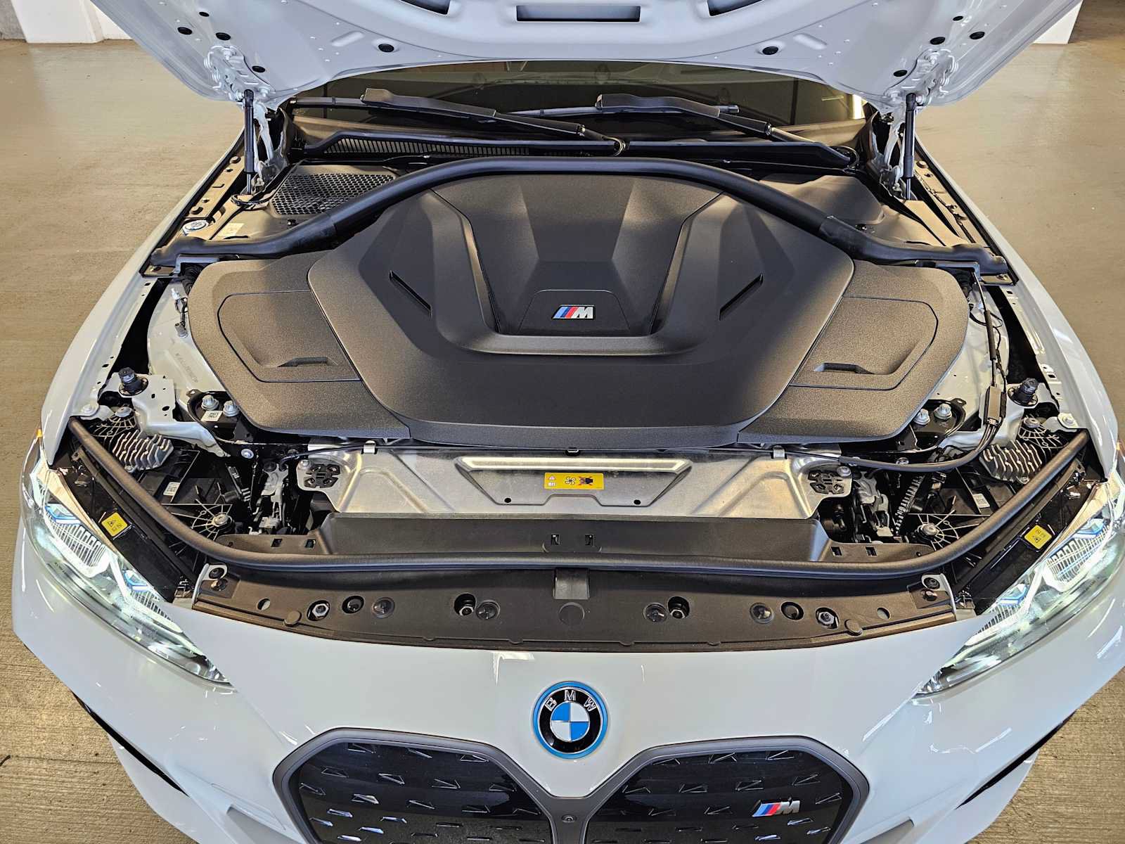 Used 2023 BMW i4 M50 AWD/4WD image 9