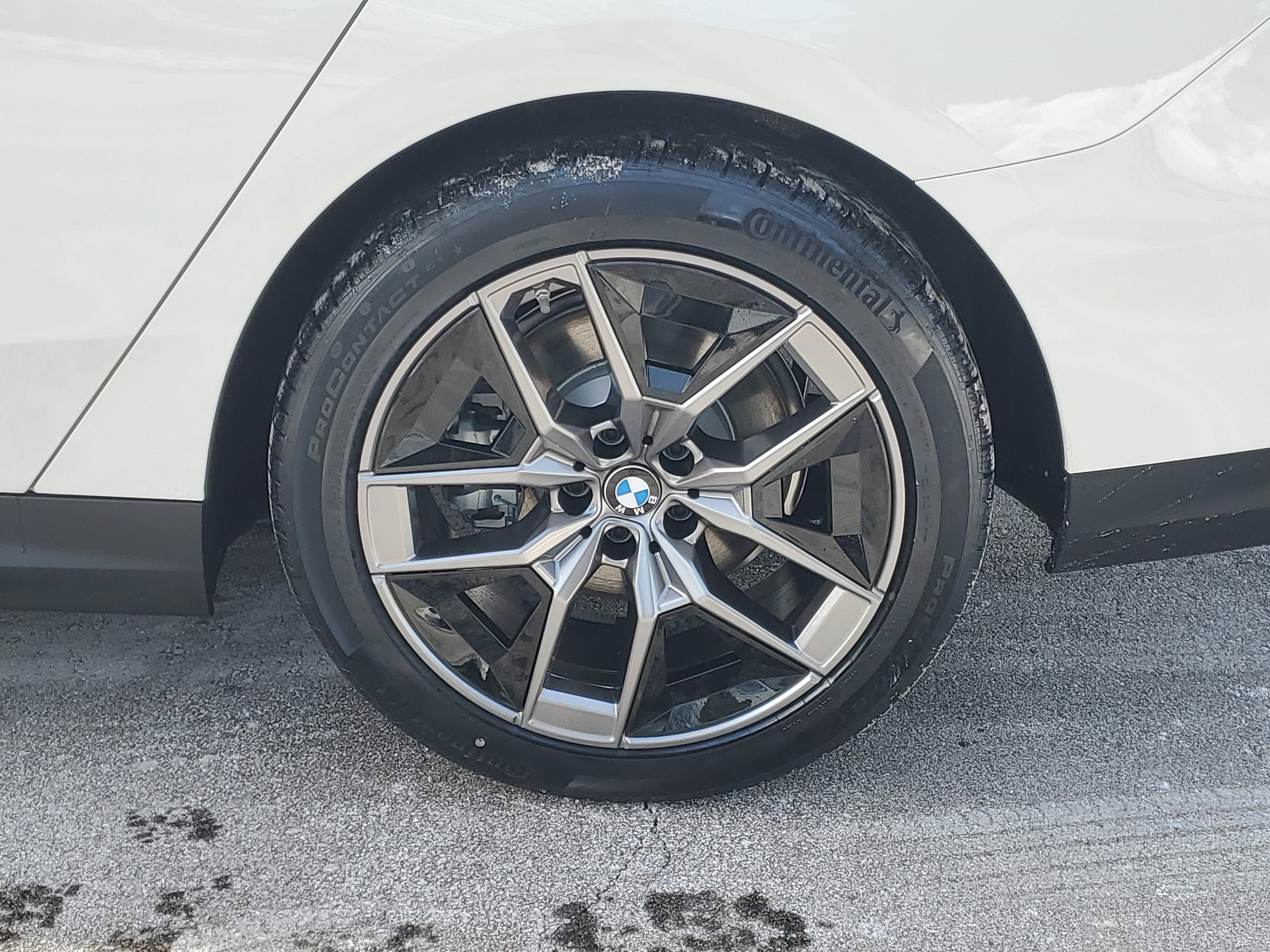 New 2026 BMW 530i xDrive w/ Premium Package image 27