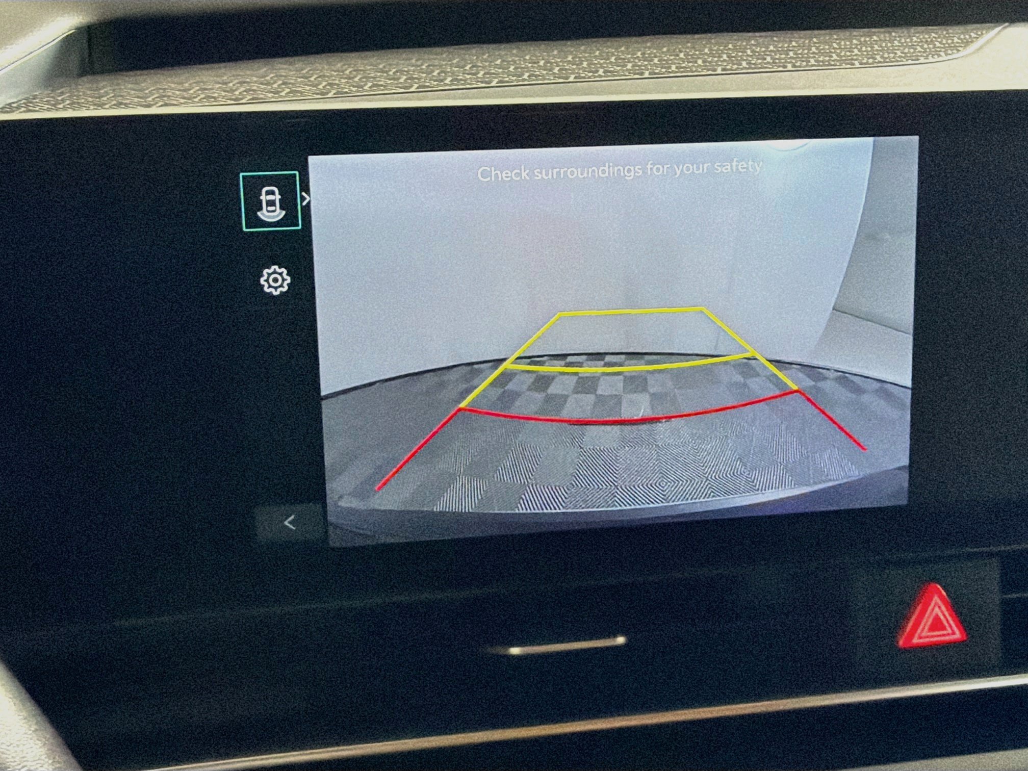 Used 2025 Kia Carnival FWD image 22