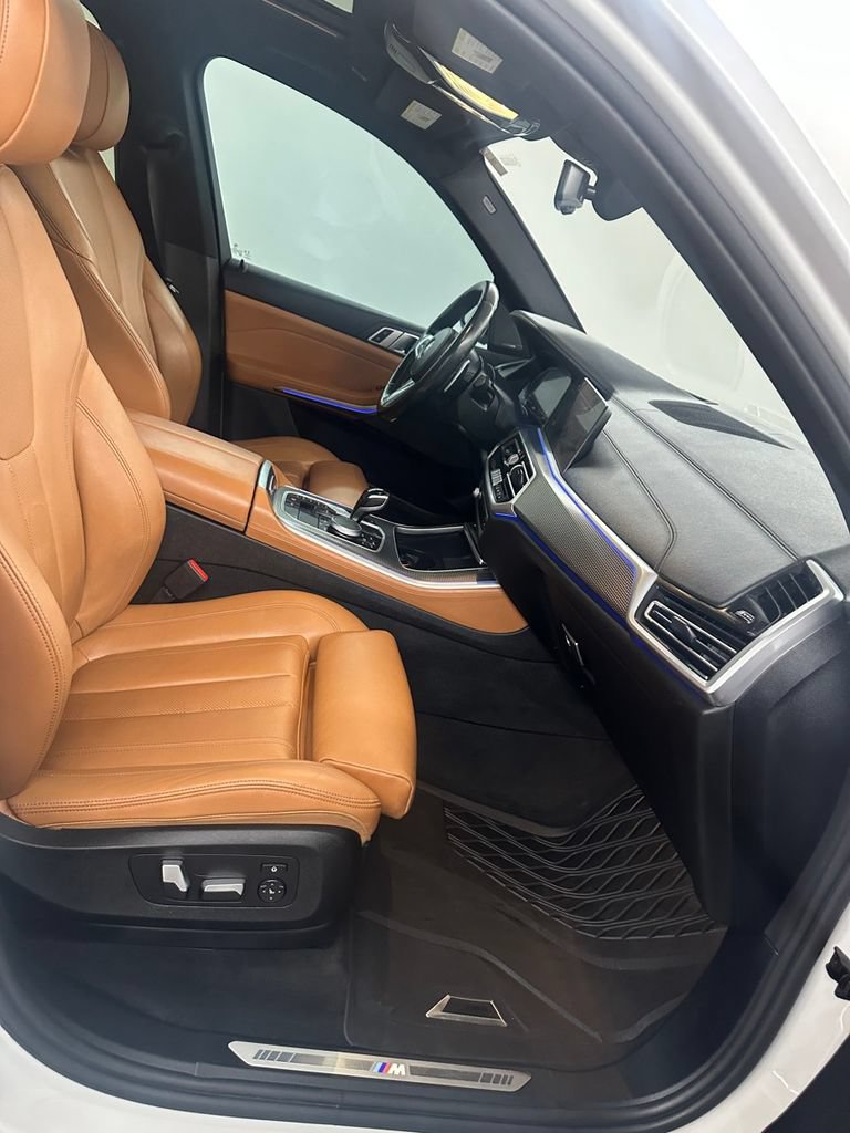 Used 2021 BMW X5 xDrive40i w/ M Sport Package AWD/4WD image 34