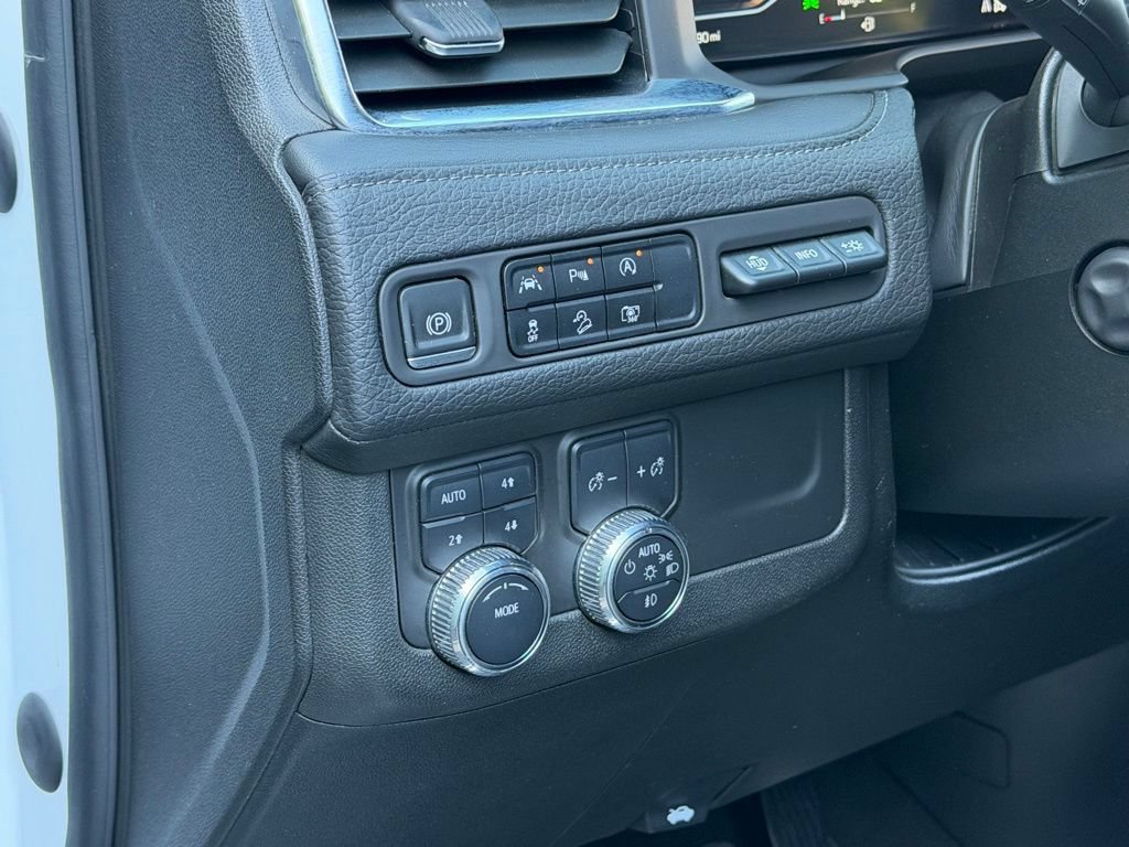 Used 2023 GMC Yukon Denali AWD/4WD image 28