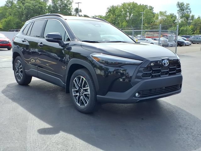 Used 2026 Toyota Corolla Cross XLE FWD image 3