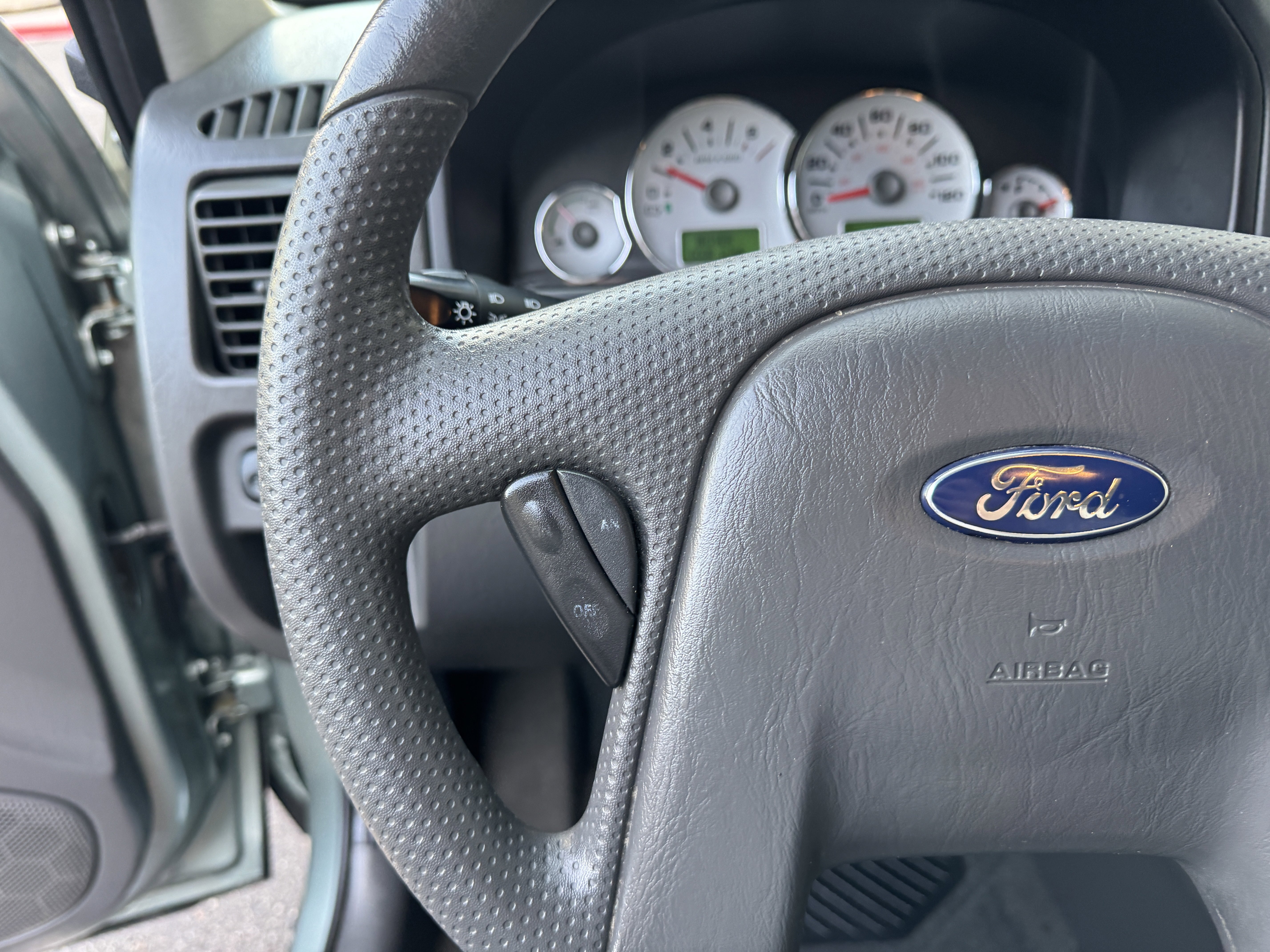 Used 2006 Ford Escape 4WD Hybrid image 22