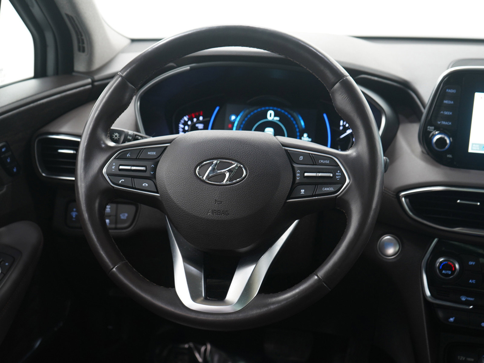 Used 2020 Hyundai Santa Fe Limited image 19
