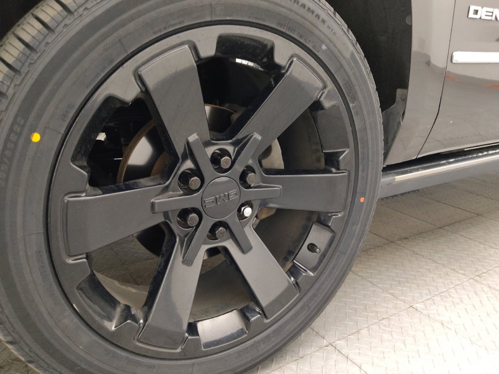 Used 2018 GMC Yukon XL Denali w/ Open Road Package RWD image 31
