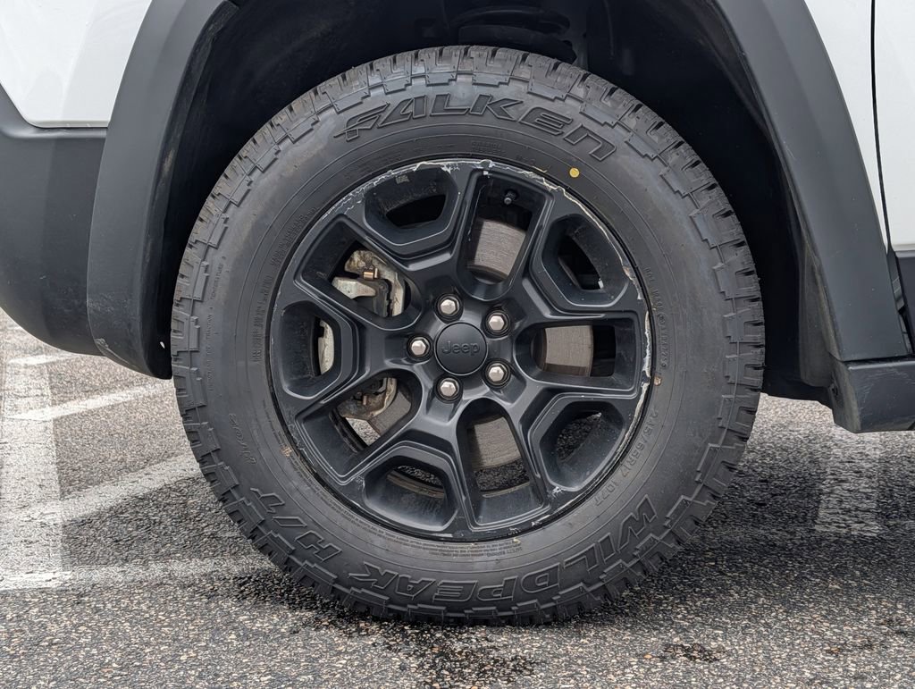 Used 2022 Jeep Cherokee Trailhawk w/ Comfort/Convenience Group image 15