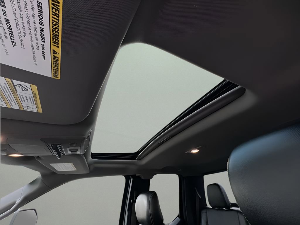 Used 2017 Ford F350 Lariat w/ Chrome Package image 17