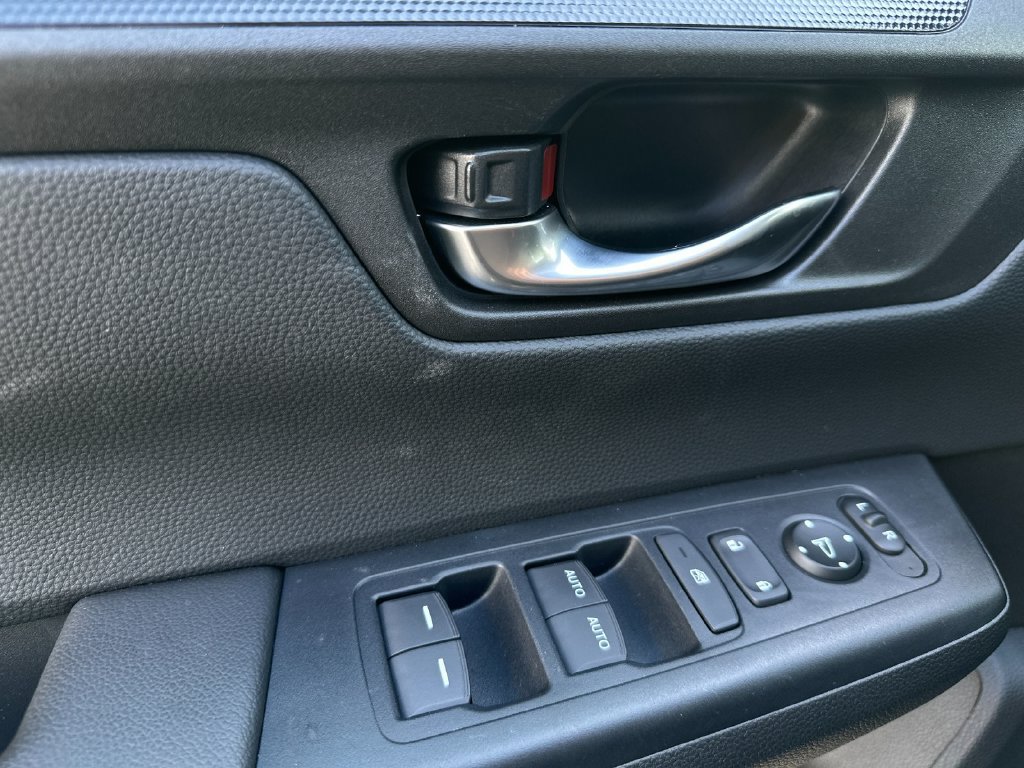 Used 2025 Honda CR-V EX image 10