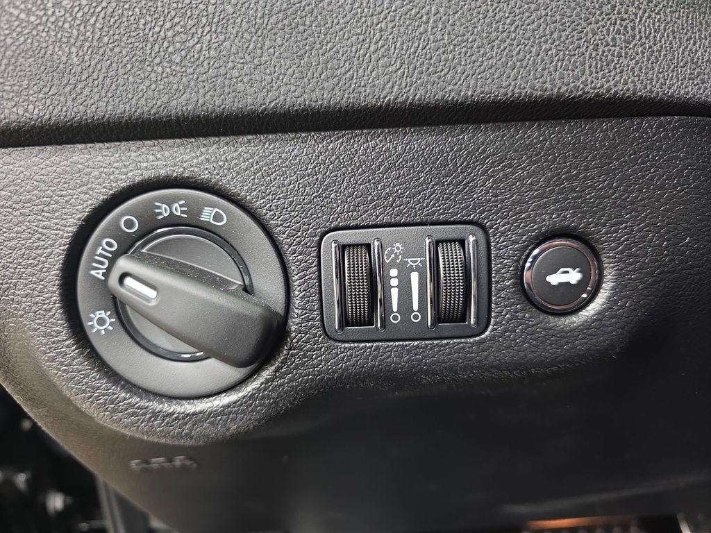 Used 2023 Dodge Charger R/T w/ Performance Handling Group image 24