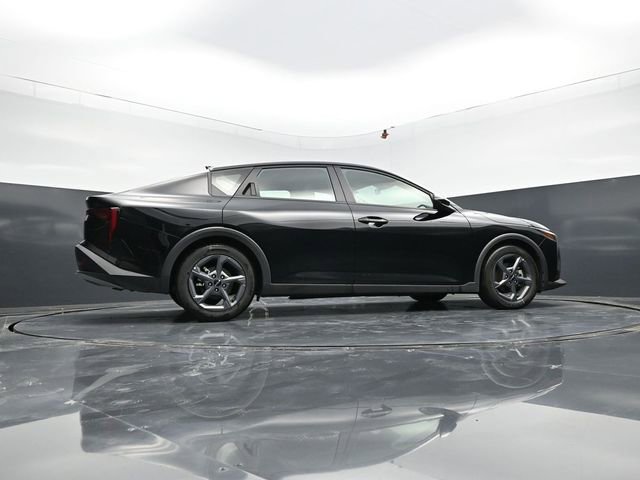 Used 2025 Kia K4 LXS image 57