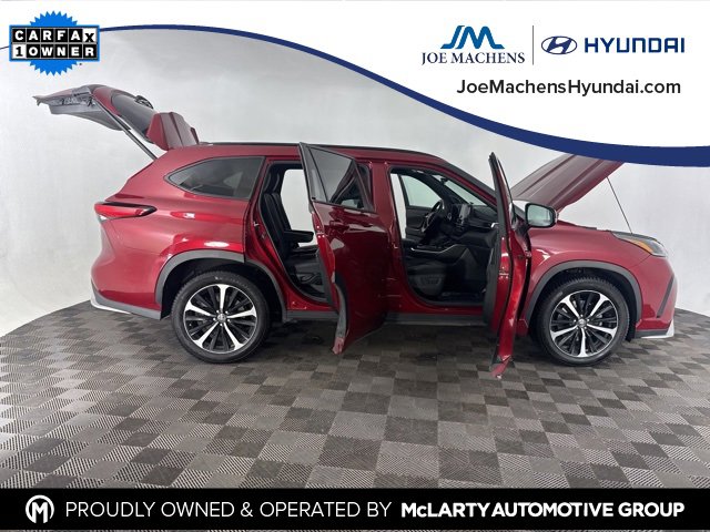 Used 2021 Toyota Highlander XSE image 16