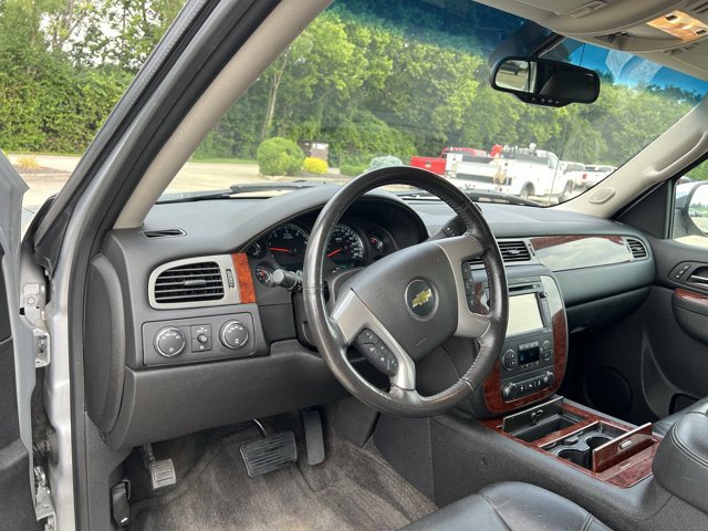 Used 2013 Chevrolet Avalanche LTZ AWD/4WD image 10