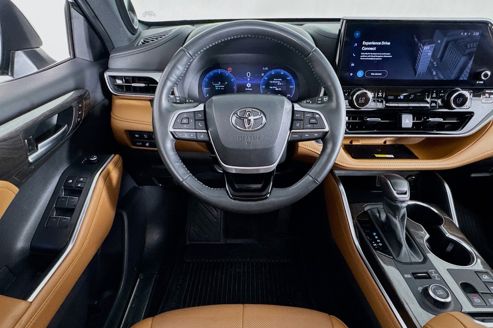 Used 2024 Toyota Highlander Platinum image 5