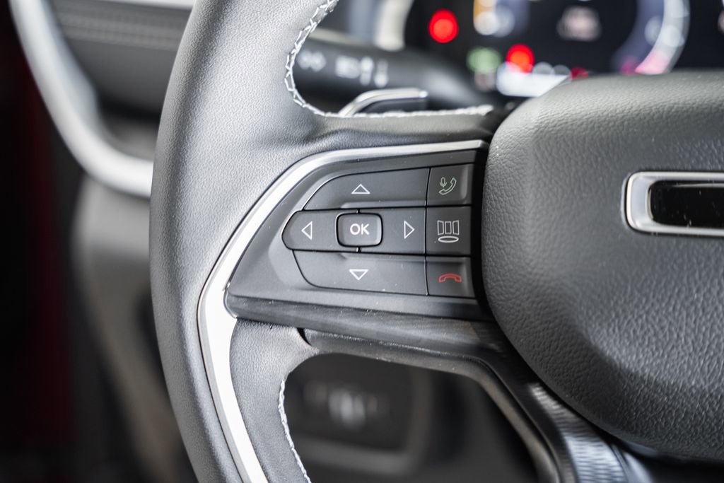 New 2025 Jeep Grand Cherokee Laredo X w/ Luxury Tech Group I image 29