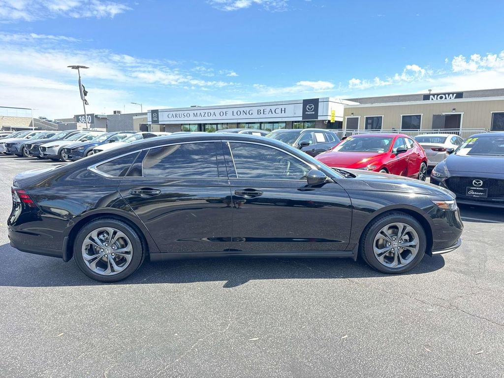 Used 2023 Honda Accord EX image 32